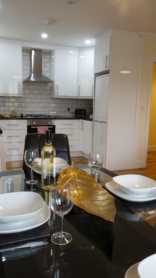 Апартаменты Luxury 2 Bed 2 Bath - Free Parking - 5Min To Airport - Sleeps 6 Ashford  Экстерьер фото