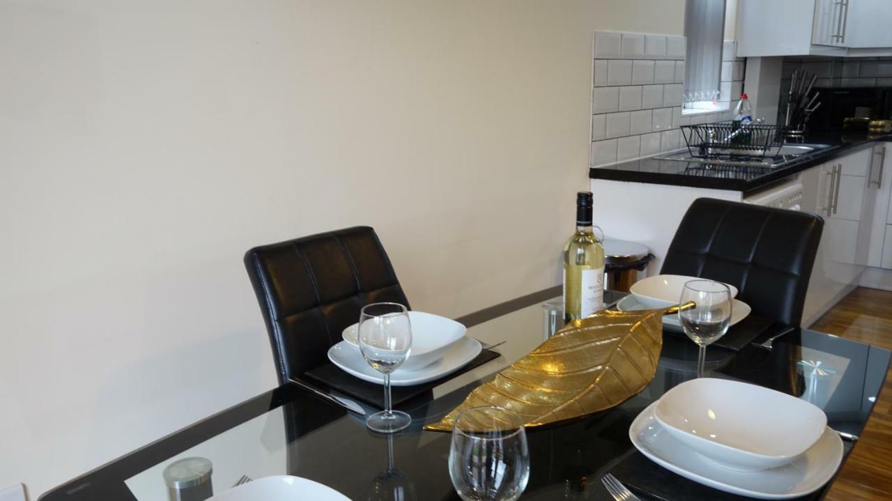 Апартаменты Luxury 2 Bed 2 Bath - Free Parking - 5Min To Airport - Sleeps 6 Ashford  Экстерьер фото