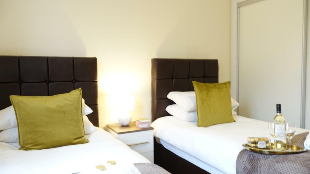 Апартаменты Luxury 2 Bed 2 Bath - Free Parking - 5Min To Airport - Sleeps 6 Ashford  Экстерьер фото