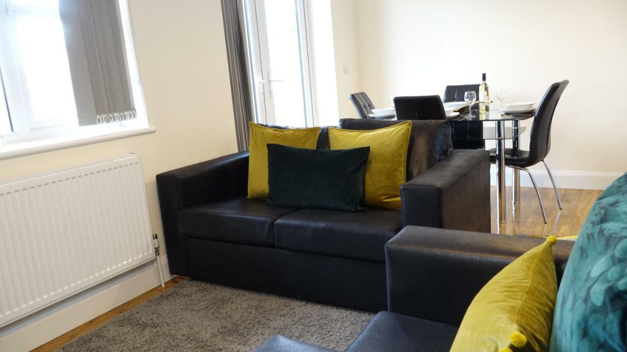 Апартаменты Luxury 2 Bed 2 Bath - Free Parking - 5Min To Airport - Sleeps 6 Ashford  Экстерьер фото