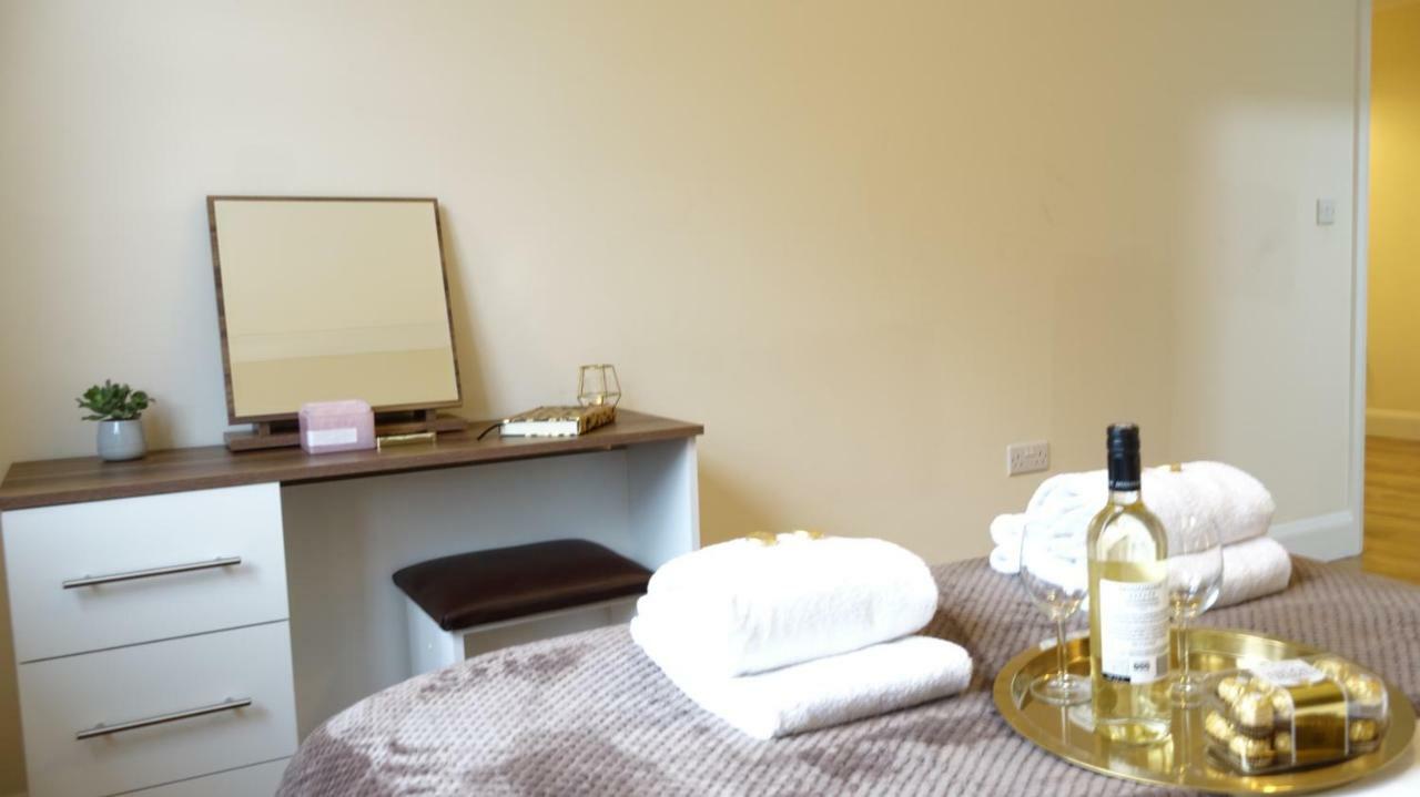 Апартаменты Luxury 2 Bed 2 Bath - Free Parking - 5Min To Airport - Sleeps 6 Ashford  Экстерьер фото